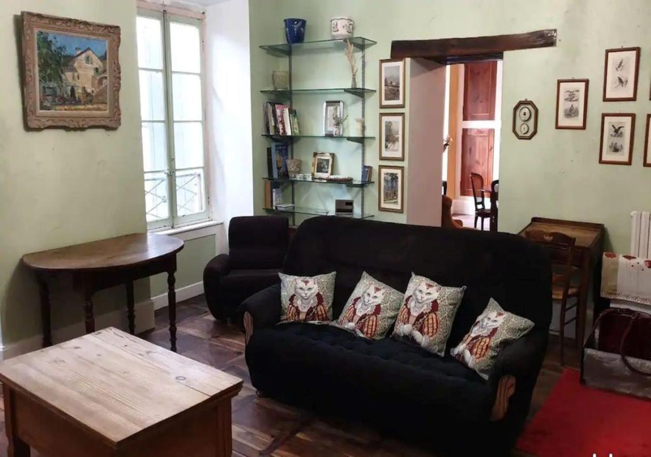 Grand Appartement De Charme Avec Parking Prive Florac Exterior foto
